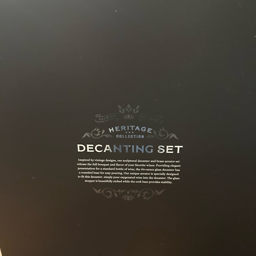 Williams Sonoma Glass Decanter with Gold Accent - Picture 5 of 7